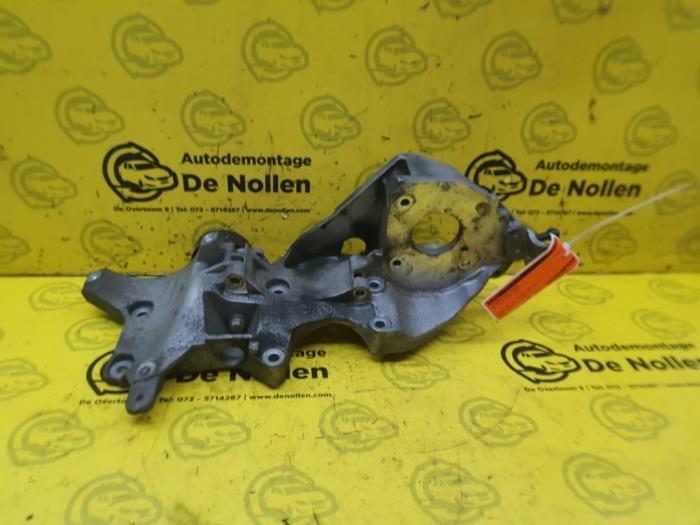Gebruikte Dynamosteun boven Volkswagen Polo V (6R) 1.2 TDI 12V BlueMotion Prijs € 48,40 Inclusief btw aangeboden door autodemontage denollen