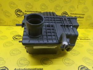 Gebruikte Luchtfilterhuis Renault Master III (FV) 2.3 dCi 100 16V FWD Prijs € 60,50 Inclusief btw aangeboden door de Nollen autorecycling