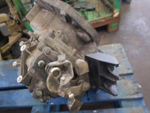 Gebruikte Versnellingsbak Austin Mini Open (R52) 1.6 16V Cooper S Prijs € 250,00 Margeregeling aangeboden door de Nollen autorecycling