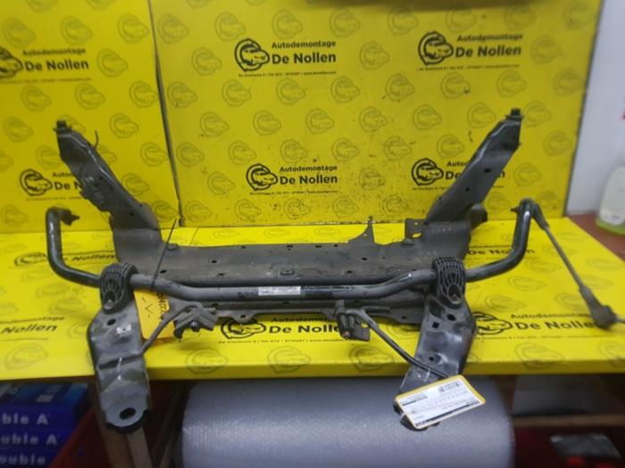 Gebruikte Subframe Mini Countryman (F60) 1.5 12V Cooper Prijs op aanvraag aangeboden door autodemontage denollen