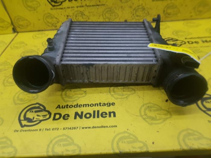 Gebruikte Intercooler Volkswagen Passat (3B3) 1.8 Turbo 20V Prijs € 45,00 Margeregeling aangeboden door autodemontage denollen