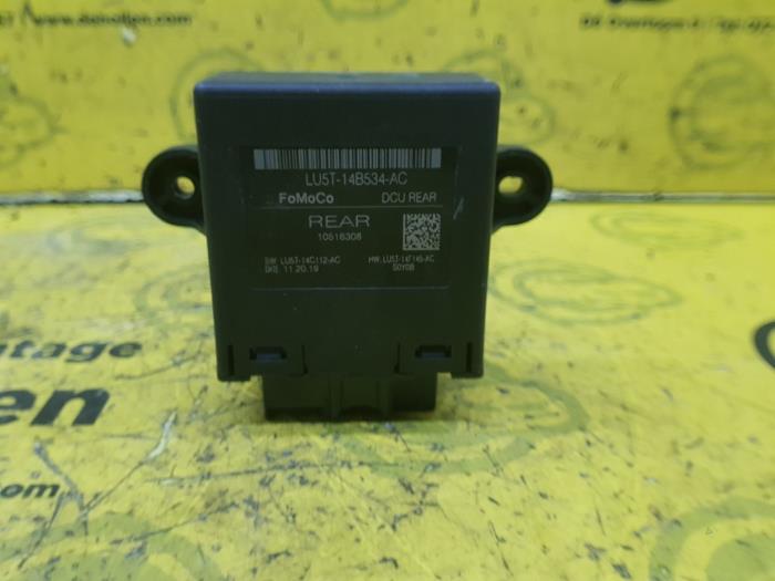 Gebruikte Central electronic module Ford Fiesta 7 1.0 EcoBoost 12V Prijs € 30,00 Margeregeling aangeboden door autodemontage denollen