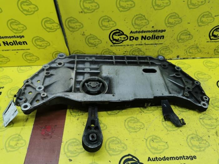Gebruikte Subframe Volkswagen Scirocco (137/13AD) 2.0 TSI 16V Prijs op aanvraag aangeboden door autodemontage denollen