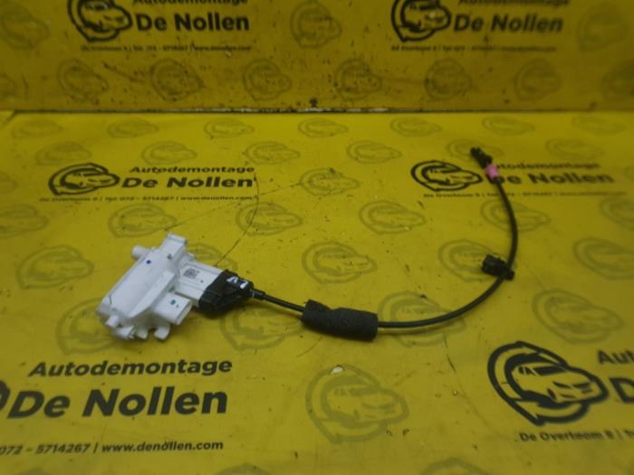 Gebruikte Diversen Mercedes S (222.0/222.1) 3.0 S-350 BlueTEC, S-350d 24V Prijs € 50,00 Margeregeling aangeboden door autodemontage denollen