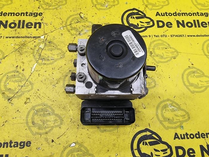 Gebruikte ABS Pomp Jaguar S-type (X200) 2.7 TD 24V Euro IV Prijs op aanvraag aangeboden door autodemontage denollen