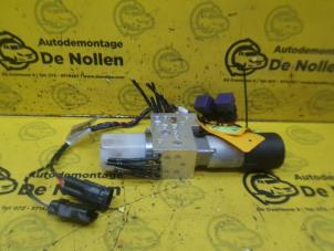 Gebruikte Schuifdak Motor Peugeot 207 CC (WB) 1.6 16V THP Prijs € 423,50 Inclusief btw aangeboden door de Nollen autorecycling