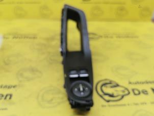 Gebruikte Raam schakelaar elektrisch Ford Fiesta 6 (JA8) 1.0 Ti-VCT 12V 65 Van Prijs € 40,00 Margeregeling aangeboden door de Nollen autorecycling