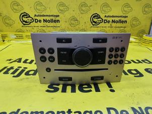 Gebruikte Radio CD Speler Opel Astra H (L48) 1.7 CDTi 16V Prijs € 75,00 Margeregeling aangeboden door de Nollen autorecycling