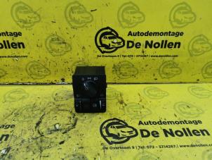 Gebruikte Schakelaar Licht Opel Agila (A) 1.0 12V Twin Port Prijs € 25,00 Margeregeling aangeboden door de Nollen autorecycling
