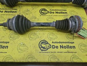 Gebruikte Aandrijfas links-voor Volkswagen Polo V (6R) 1.4 GTI 16V Prijs € 75,00 Margeregeling aangeboden door de Nollen autorecycling