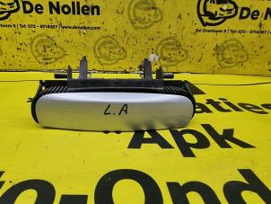 Gebruikte Deurgreep 4Deurs links-achter Audi A4 Avant (B7) 2.0 TDI Prijs € 25,00 Margeregeling aangeboden door de Nollen autorecycling