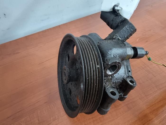 Gebruikte Servopomp Ford Focus 1 Wagon 1.4 16V Prijs € 50,00 Margeregeling aangeboden door autodemontage denollen