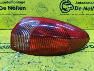Gebruikte Achterlicht rechts Alfa Romeo 147 (937) 1.6 Twin Spark 16V Prijs € 29,99 Margeregeling aangeboden door de Nollen autorecycling