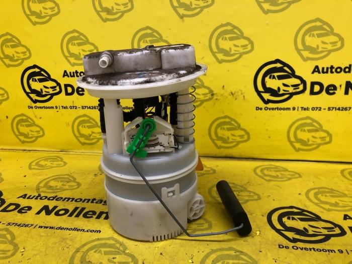 Gebruikte Tank element Pomp Dacia Sandero I (BS) 1.2 16V Prijs € 50,00 Margeregeling aangeboden door autodemontage denollen
