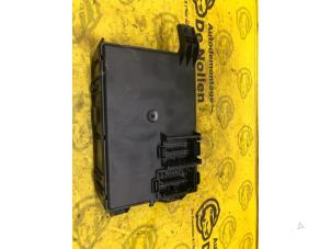 Gebruikte Zekeringkast Opel Corsa D 1.3 CDTi 16V ecoFLEX Prijs € 50,00 Margeregeling aangeboden door de Nollen autorecycling