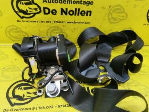 Gebruikte Veiligheidsgordel links-voor Peugeot Boxer (244) 2.8 HDi 127 Prijs op aanvraag aangeboden door de Nollen autorecycling