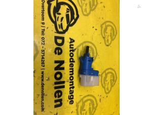 Gebruikte Remlicht Schakelaar Peugeot Boxer (U9) 2.0 BlueHDi 110 Prijs € 25,00 Margeregeling aangeboden door de Nollen autorecycling