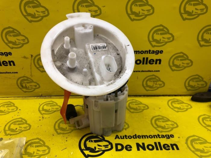 Gebruikte Dieselpomp BMW 4 serie (F32) 435d xDrive 3.0 24V Prijs € 75,00 Margeregeling aangeboden door autodemontage denollen