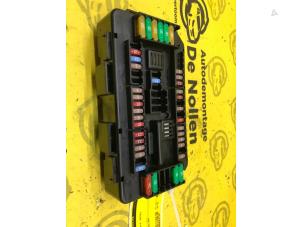 Gebruikte Zekeringkast BMW 4 serie (F32) 435d xDrive 3.0 24V Prijs € 40,00 Margeregeling aangeboden door de Nollen autorecycling