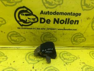 Gebruikte Scharnier deur rechts-achter Opel Movano Combi 2.5 D Prijs op aanvraag aangeboden door de Nollen autorecycling