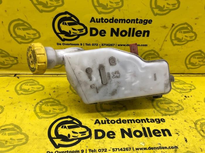 Gebruikte Hoofdremcilinder Peugeot 208 I (CA/CC/CK/CL) 1.6 Blue HDi Prijs op aanvraag aangeboden door autodemontage denollen