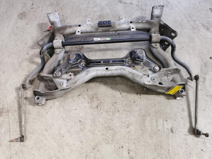 Gebruikte Subframe Mercedes E (C207) E-200 CGI 16V BlueEfficiency Prijs € 150,00 Margeregeling aangeboden door autodemontage denollen
