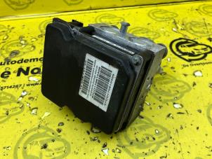 Gebruikte ABS Pomp Peugeot 807 2.0 16V Prijs op aanvraag aangeboden door de Nollen autorecycling