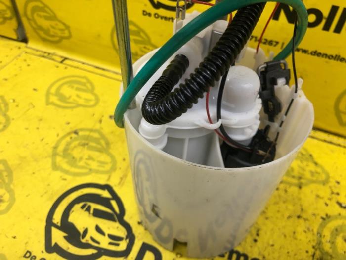 Gebruikte Benzinepomp Opel Meriva (B) 1.4 16V Ecotec Prijs € 50,00 Margeregeling aangeboden door autodemontage denollen
