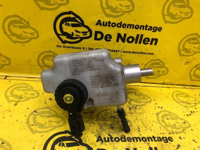 Gebruikte Rembol Volkswagen Golf VI (5K1) 1.6 TDI 16V Prijs € 30,00 Margeregeling aangeboden door autodemontage denollen