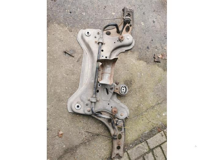 Gebruikte Subframe Renault Trafic New (JL) 2.0 dCi 16V 90 Prijs € 181,50 Inclusief btw aangeboden door autodemontage denollen