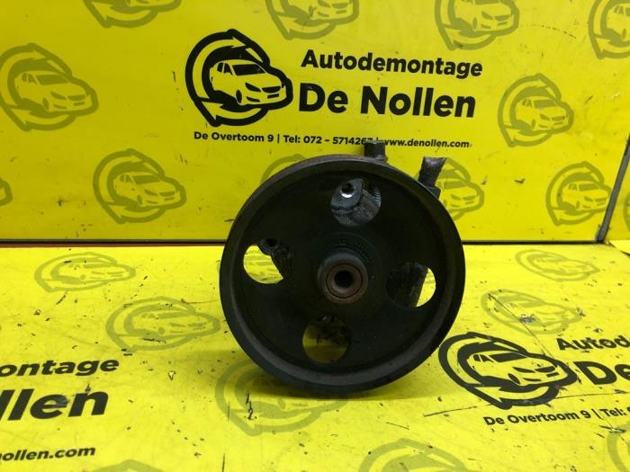 Gebruikte Servopomp Renault Trafic New (FL) 1.9 dCi 100 16V Prijs € 75,00 Margeregeling aangeboden door autodemontage denollen