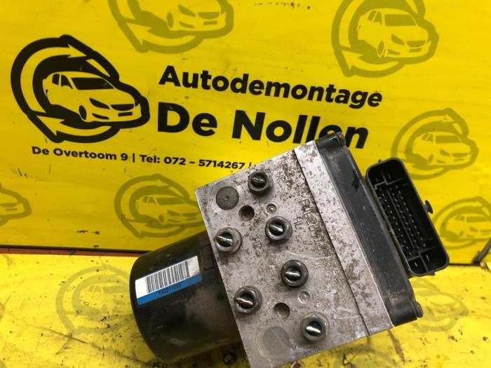 Gebruikte ABS Pomp Volkswagen Passat Variant (3C5) 2.0 TDI 140 Prijs € 71,00 Margeregeling aangeboden door autodemontage denollen