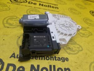 Gebruikte Portierruitmotor Volkswagen Passat Variant (3C5) 2.0 TDI 140 Prijs € 50,00 Margeregeling aangeboden door de Nollen autorecycling