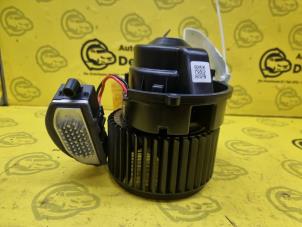 Gebruikte Kachel Ventilatiemotor Mini Clubman (F54) 1.5 Cooper 12V Prijs € 75,00 Margeregeling aangeboden door de Nollen autorecycling