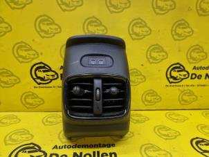 Gebruikte Luchtrooster achter Mini Clubman (F54) 1.5 Cooper 12V Prijs € 75,00 Margeregeling aangeboden door de Nollen autorecycling