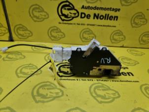 Gebruikte Deurslot Mechaniek 4Deurs rechts-voor Peugeot 407 SW (6E) 2.0 16V Prijs € 29,99 Margeregeling aangeboden door de Nollen autorecycling