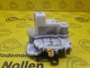 Gebruikte Deurslot Mechaniek 4Deurs rechts-voor Fiat Panda (169) 1.1 Fire Prijs € 25,00 Margeregeling aangeboden door de Nollen autorecycling