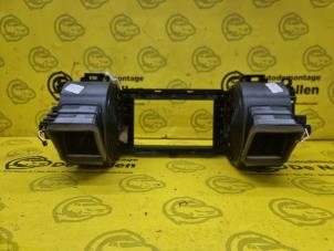 Gebruikte Luchtrooster Dashboard Jaguar XF (CC9) 2.2 D 16V Prijs € 100,00 Margeregeling aangeboden door de Nollen autorecycling