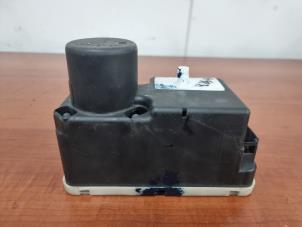Gebruikte Vacuumpomp (Benzine) Volkswagen Polo III (6N2) 1.4 Prijs € 75,00 Margeregeling aangeboden door de Nollen autorecycling