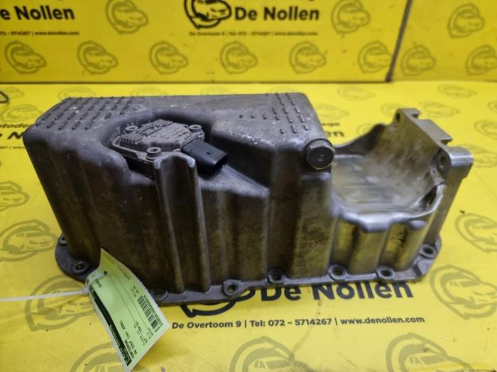 Gebruikte Carterpan Volkswagen Golf V (1K1) 1.6 FSI 16V Prijs € 40,00 Margeregeling aangeboden door autodemontage denollen