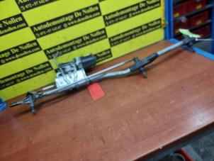 Gebruikte Ruitenwismotor + Mechaniek Renault Grand Scénic II (JM) 2.0 16V Prijs € 50,00 Margeregeling aangeboden door de Nollen autorecycling