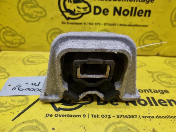 Gebruikte Motorrubber Renault Twingo II (CN) 1.2 16V Prijs € 35,00 Margeregeling aangeboden door autodemontage denollen