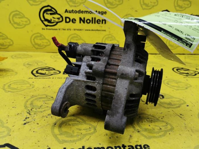 Dynamo van een Renault Twingo (C06) 1.2 16V 2003