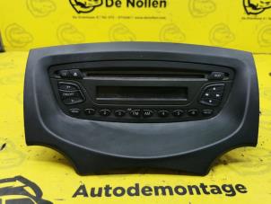 Gebruikte Radio CD Speler Ford Ka II 1.3 TDCi 16V DPF Prijs € 75,00 Margeregeling aangeboden door de Nollen autorecycling
