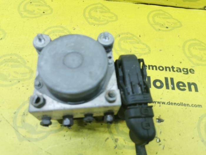 Gebruikte ABS Pomp Ford Ka II 1.3 TDCi 16V DPF Prijs € 38,00 Margeregeling aangeboden door autodemontage denollen