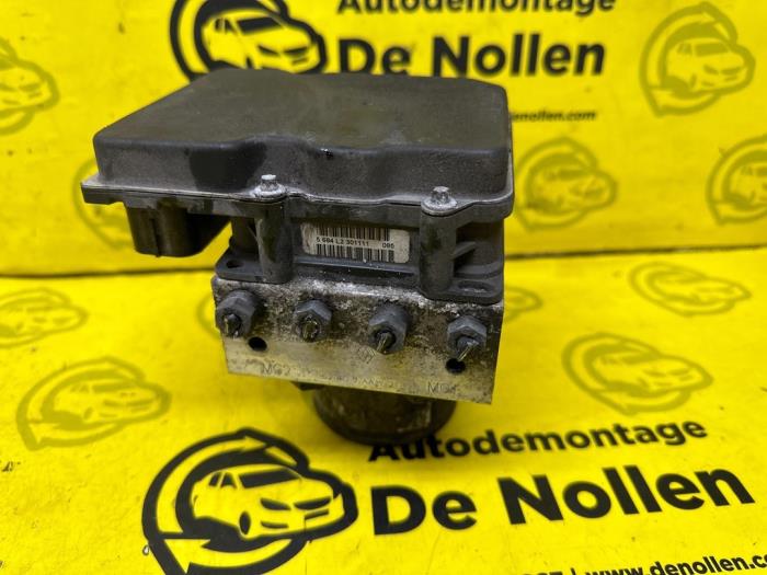 Gebruikte ABS Pomp Renault Master III (EV/HV/UV/VA/VB/VD/VF/VG/VJ) 2.3 dCi 145 16V FWD Prijs op aanvraag aangeboden door autodemontage denollen