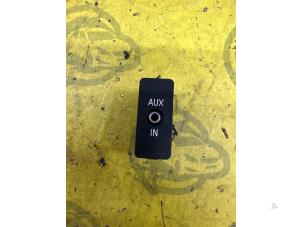 Gebruikte AUX/USB aansluiting Mini Mini (R56) 1.4 16V One Prijs € 14,95 Margeregeling aangeboden door de Nollen autorecycling