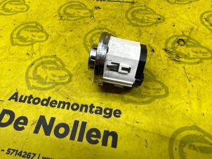 Gebruikte Hoogteregelaar schakelaar Volkswagen Touareg (7LA/7L6) 2.5 TDI R5 Prijs € 31,95 Margeregeling aangeboden door de Nollen autorecycling