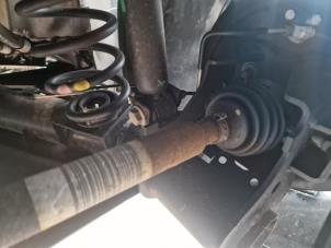 Gebruikte Aandrijfas rechts-achter Renault Twingo III (AH) ZE R80 Prijs € 200,00 Margeregeling aangeboden door de Nollen autorecycling