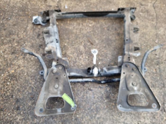 Gebruikte Subframe Renault Twingo II (CN) 1.2 16V Prijs € 150,00 Margeregeling aangeboden door autodemontage denollen
